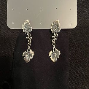 Leaf earrings